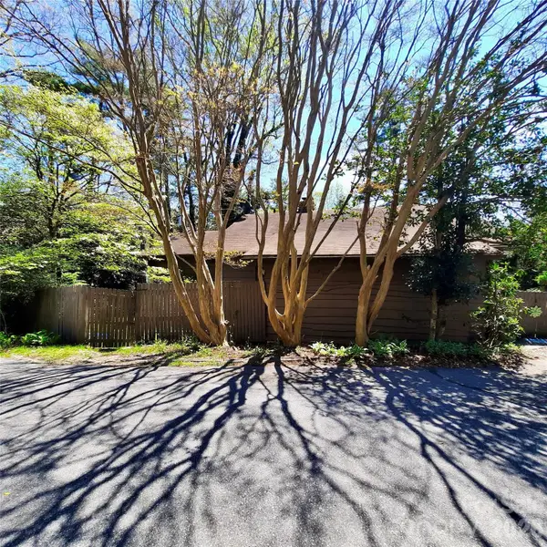 121 Ohara Circle, Hendersonville, NC 28739