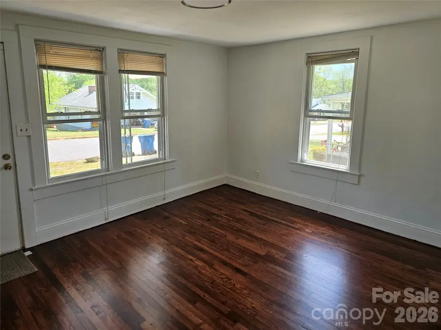 406 26th Street Sw, Hickory, NC 28602 - #2