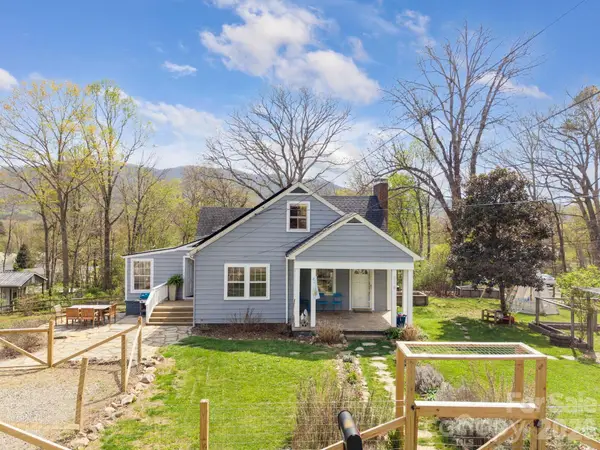 318 Stonewall Avenue, Swannanoa, NC 28778