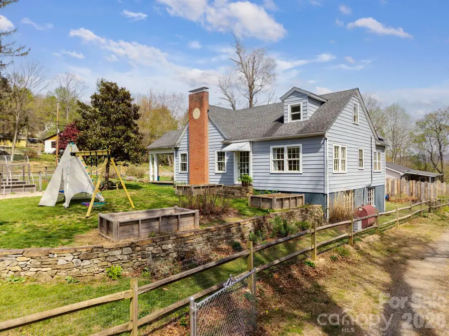 318 Stonewall Avenue, Swannanoa, NC 28778 - #3