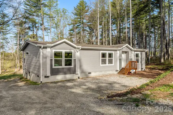 1923 Ridge Road, Hendersonville, NC 28792