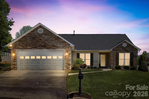 25 Livingston Farm Road, Fletcher, NC 28732