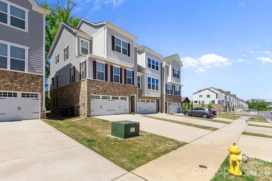 9866 Oaklawn Boulevard Nw, Huntersville, NC 28078 - #3