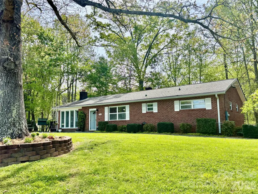 2730 Fourth Street Place Nw, Hickory, NC 28601 - #3