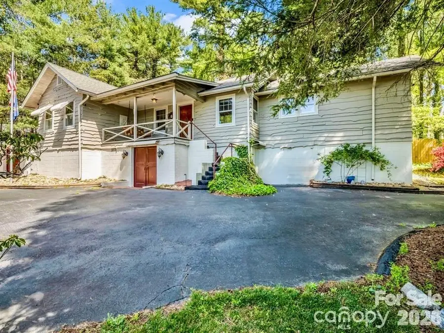 110 Chariton Avenue, Hendersonville, NC 28739 - #3