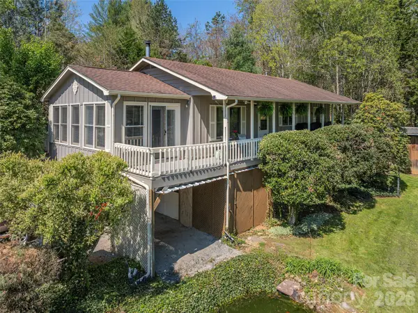 55 Round Top Road, Waynesville, NC 28785
