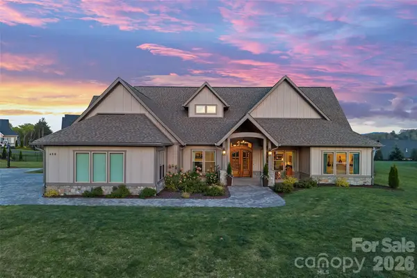 480 Daniel Circle Drive, Mills River, NC 28759