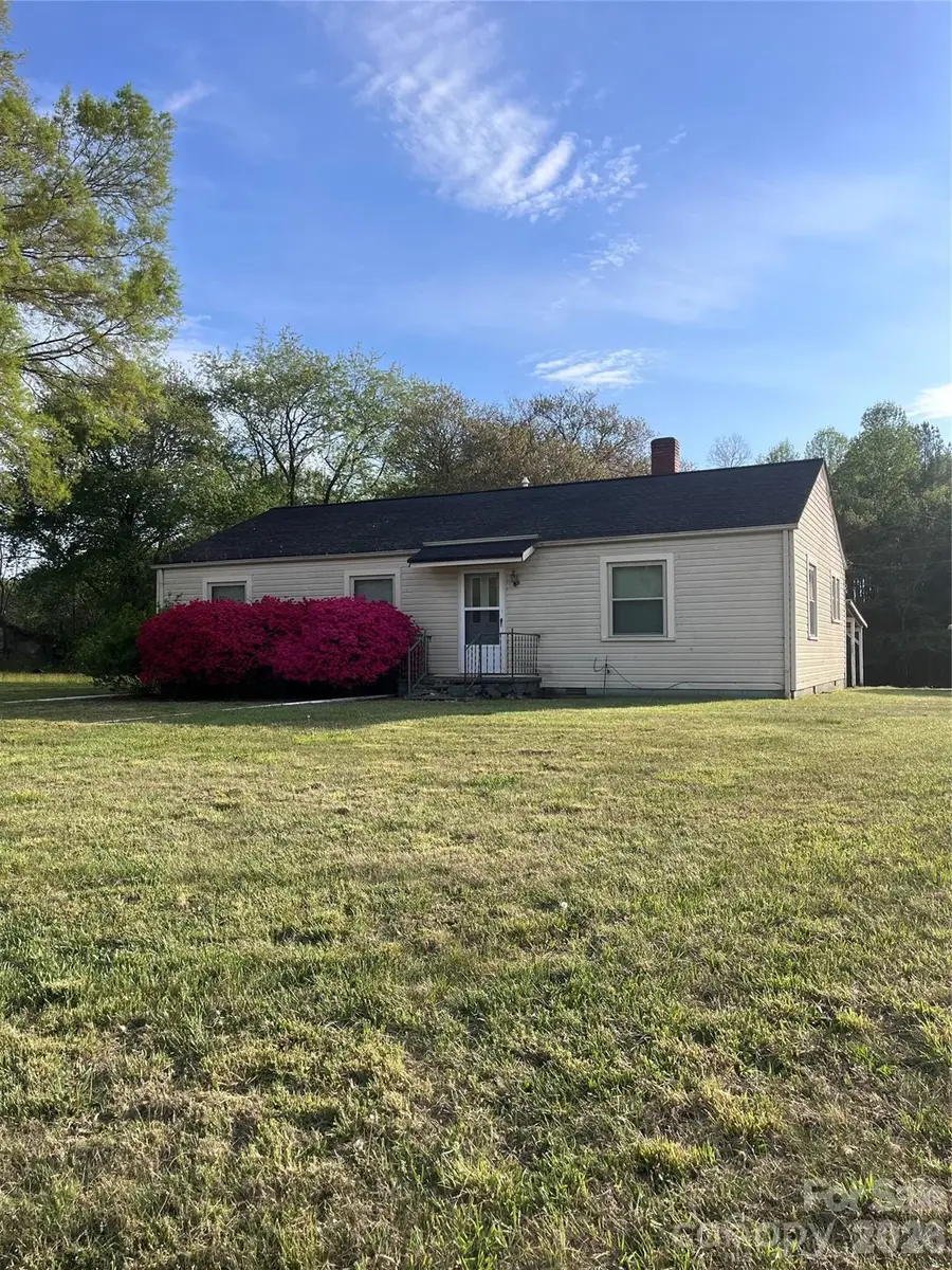 1033 Nc 16 Highway N, Taylorsville, NC 28681 - #2