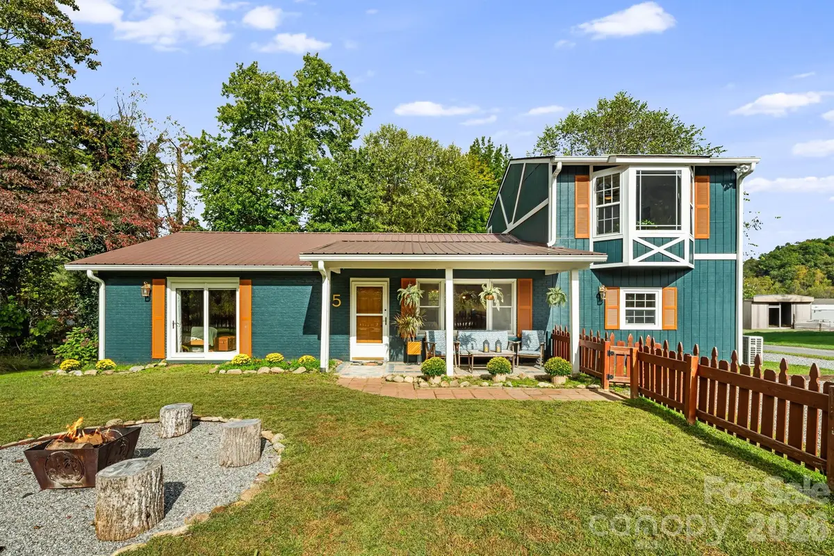 25 Pinewood Drive, Waynesville, NC 28786 - #1