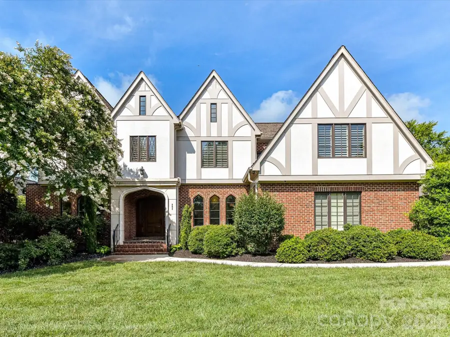 808 Huntington Park Drive, Charlotte, NC 28211 - #2
