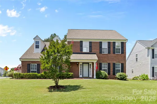 9746 Holly Park Drive, Charlotte, NC 28214