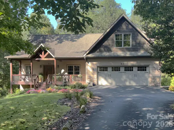 95 Creeks Edge Drive, Hendersonville, NC 28739