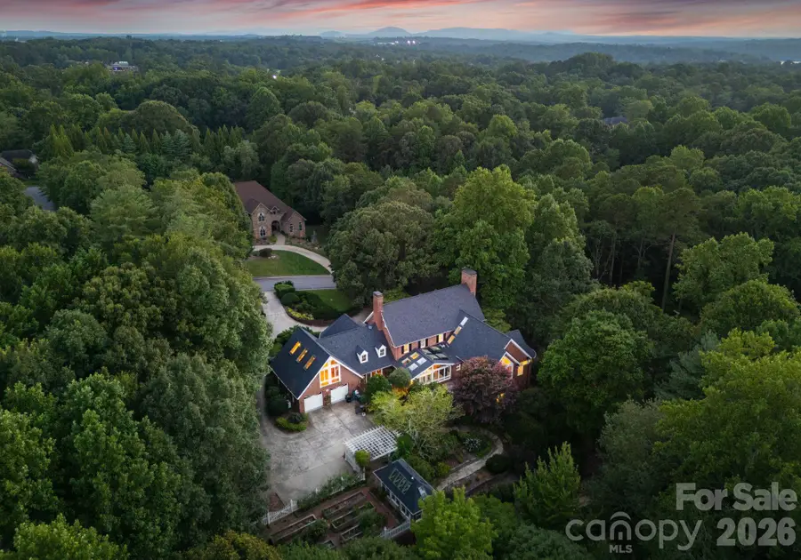 240 21st Avenue Drive Nw, Hickory, NC 28601 - #3