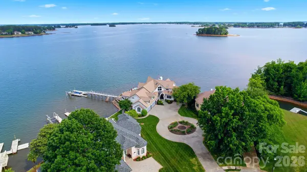 3386 Governors Island Drive, Denver, NC 28037