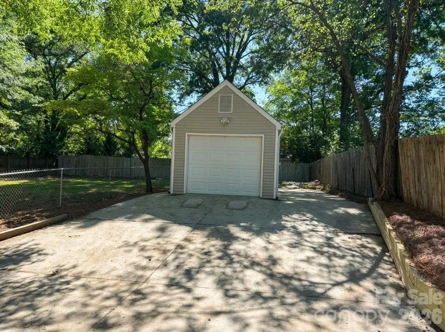 900 E John Street, Matthews, NC 28105 - #2