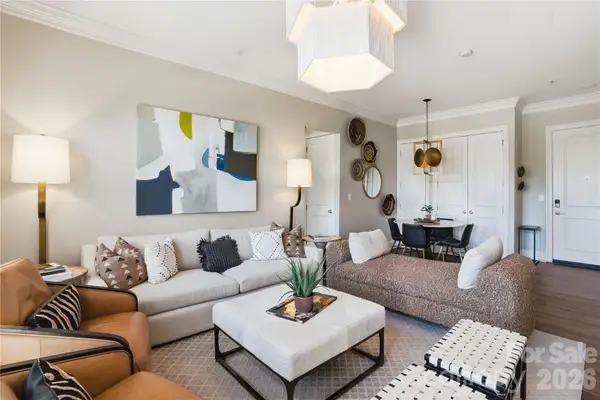 2990 Selwyn Avenue, Charlotte, NC 28209