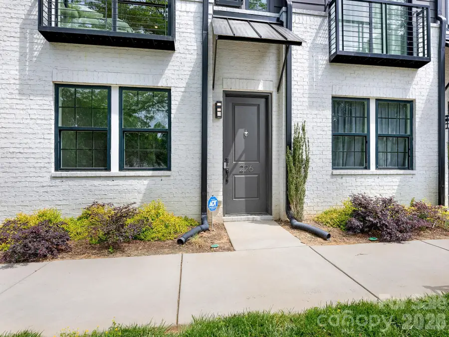 226 Sutton Park Lane, Charlotte, NC 28211 - #2