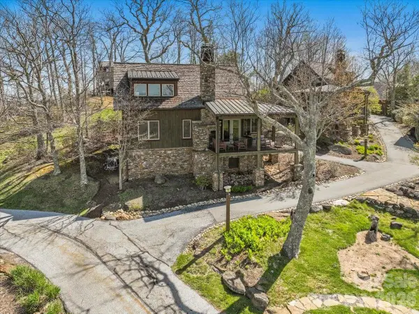 9 Hawks Ledge Trail, Burnsville, NC 28714