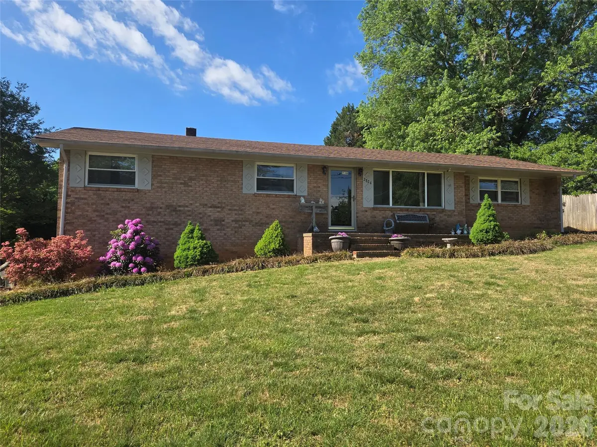 2824 25th Avenue Ne, Hickory, NC 28601 - #1