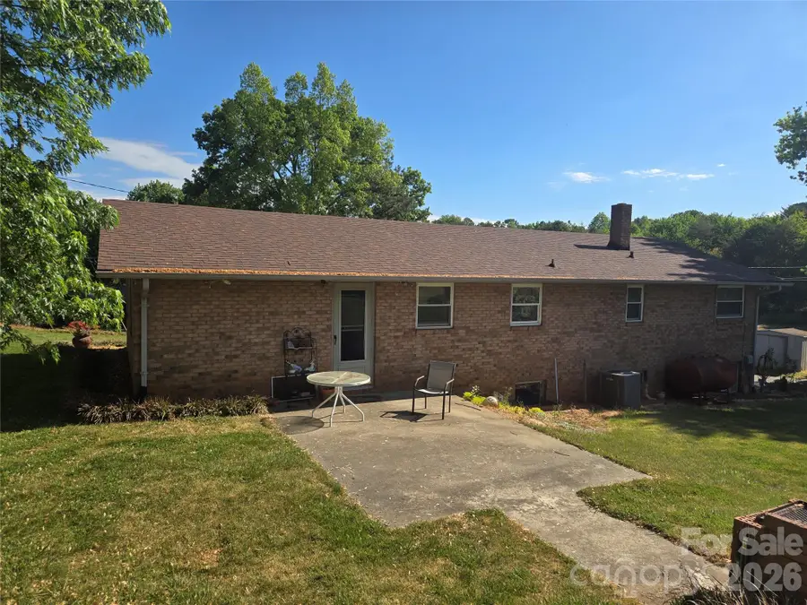 2824 25th Avenue Ne, Hickory, NC 28601 - #3