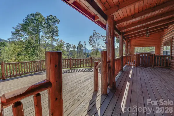 2811 Poplar Creek Road, Green Mountain, NC 28740