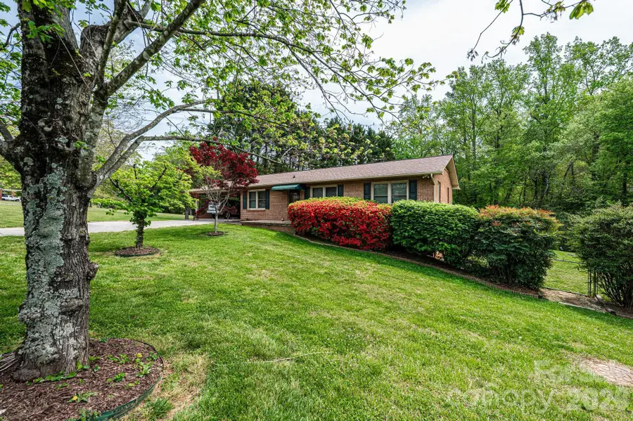 1250 21st Avenue Ne, Hickory, NC 28601 - #2