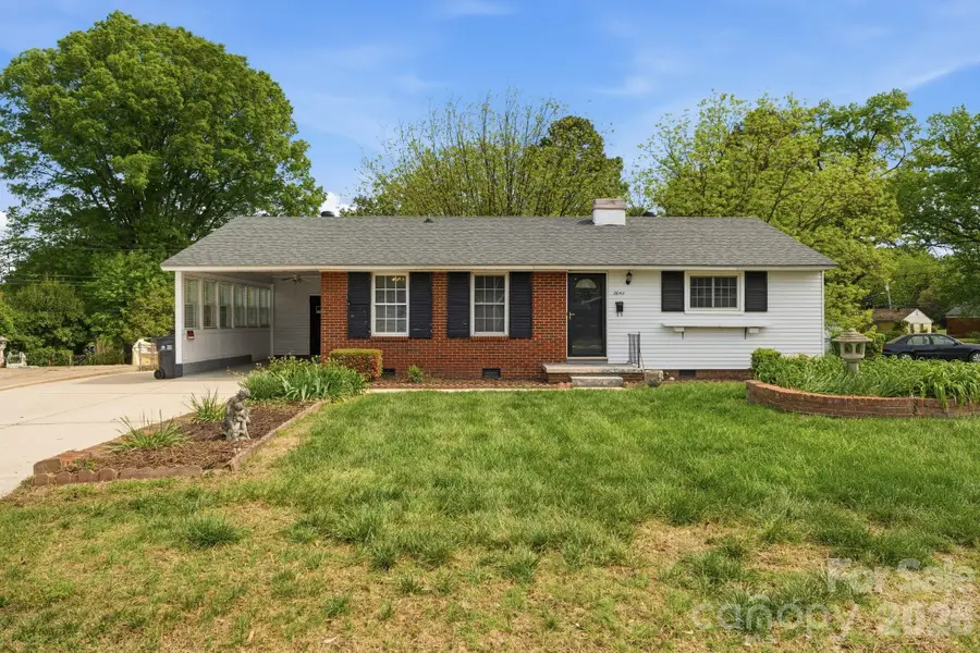2042 Syracuse Drive, Charlotte, NC 28216 - #2