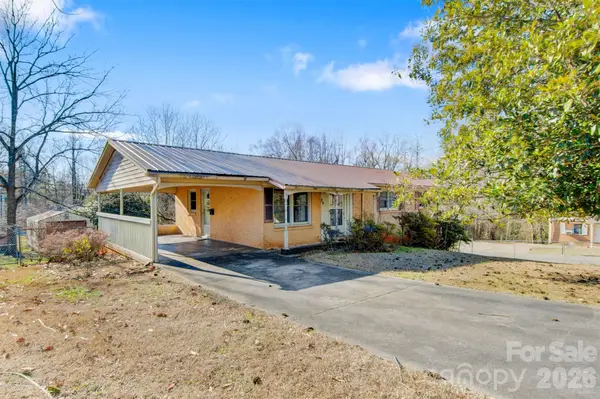 24 W Berkley Street, Granite Falls, NC 28630