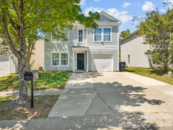 2621 Stream Bank Drive, Charlotte, NC 28269