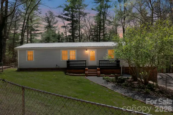 5 Country Road, Hendersonville, NC 28791