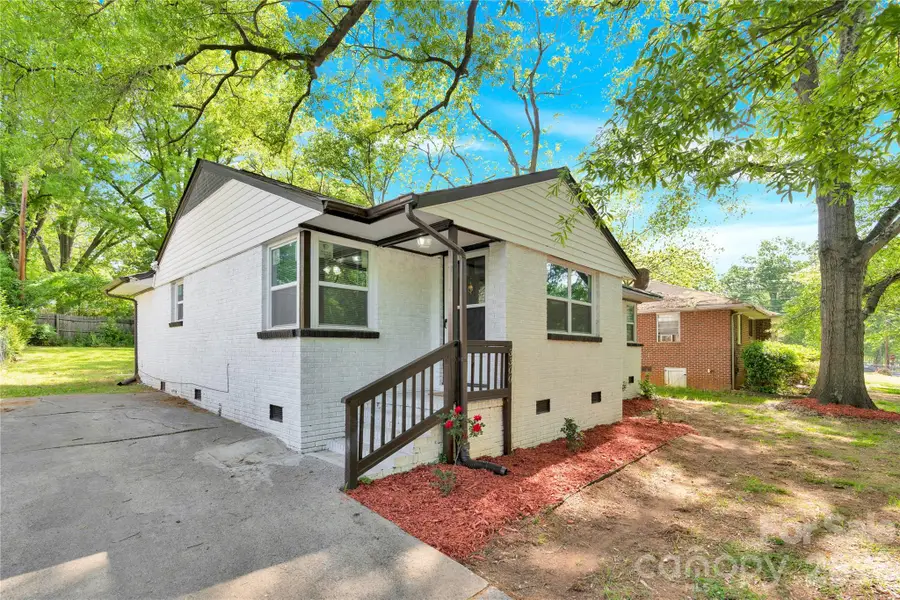 3300 Bonaire Drive, Charlotte, NC 28208 - #2