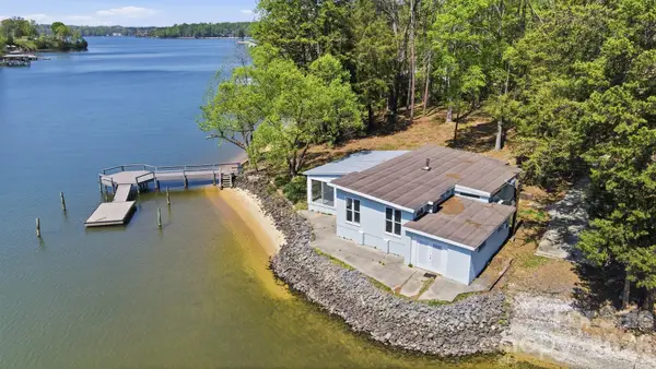 15609 Chatfield Drive, Charlotte, NC 28278