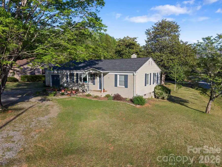 20 E Constance Street, Columbus, NC 28722 - #3