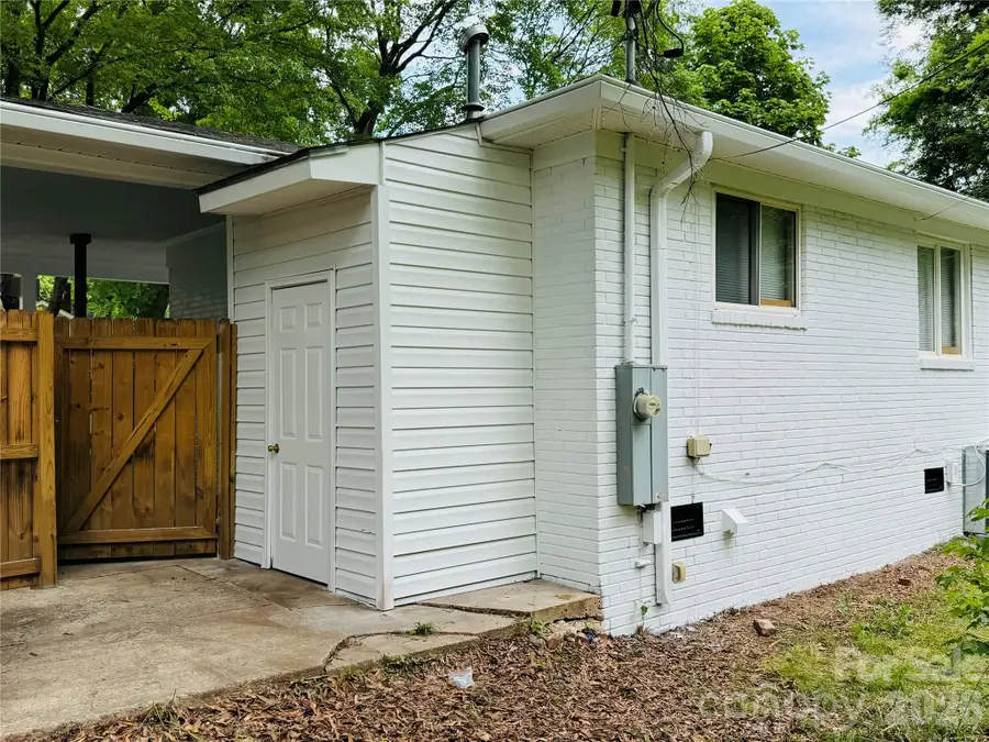 1211 Campus Street, Charlotte, NC 28216 - #2