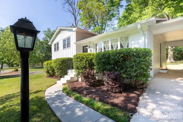 1530 Barberry Court, Charlotte, NC 28211