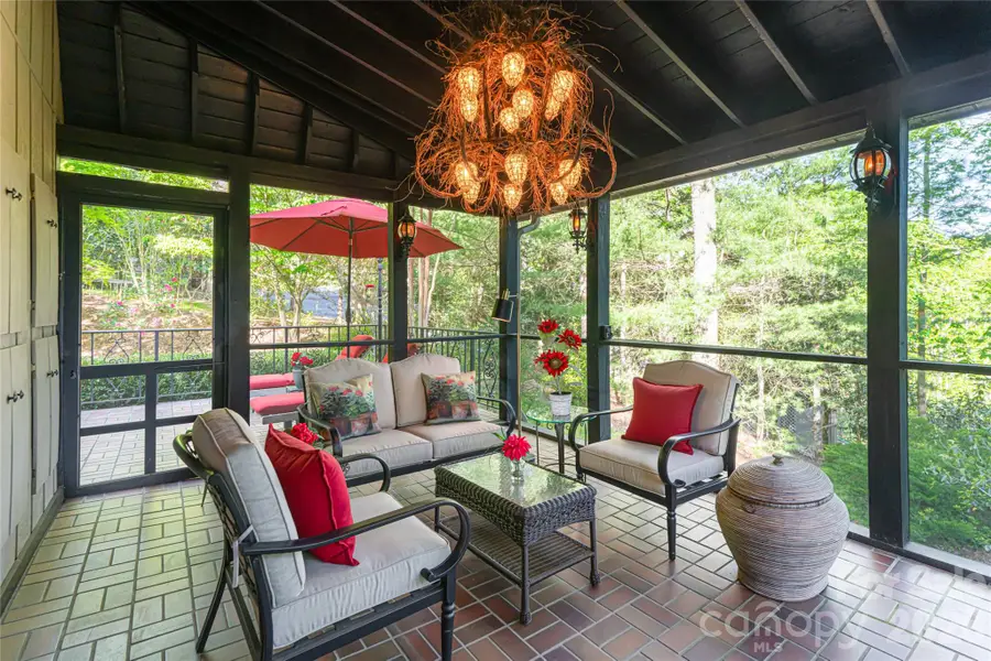 7 Cooper Cove S, Hendersonville, NC 28739 - #2