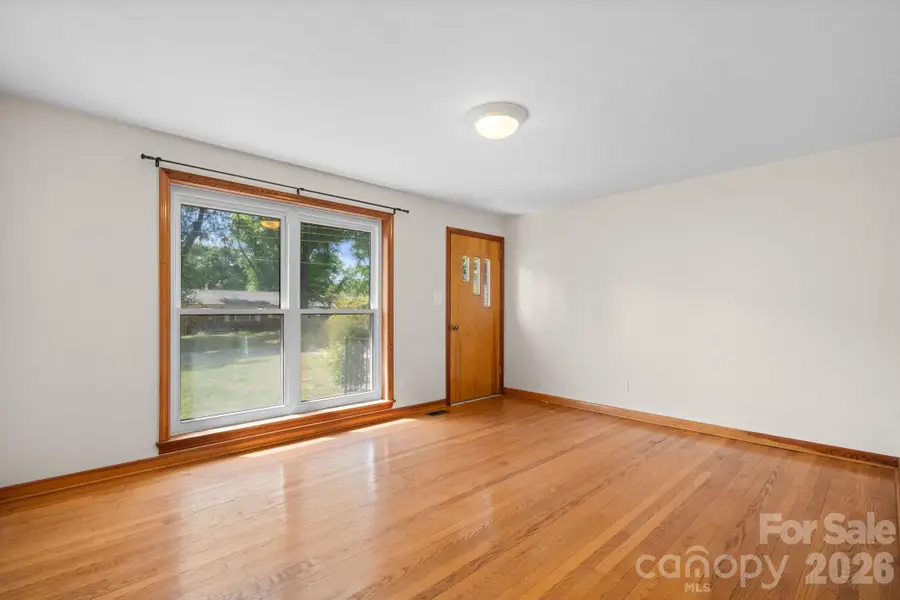 1341 26th Street Sw, Hickory, NC 28602 - #2