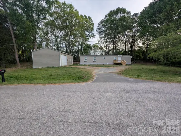 1220 Woodridge Drive, Clover, SC 29710