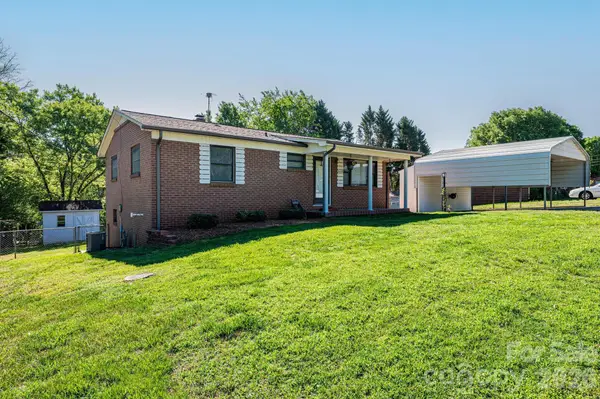 2649 Westview Acres Street, Hickory, NC 28601