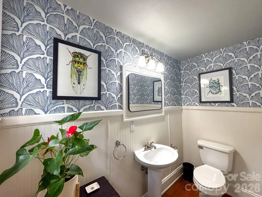 431 9th Street Nw, Hickory, NC 28601 - #3