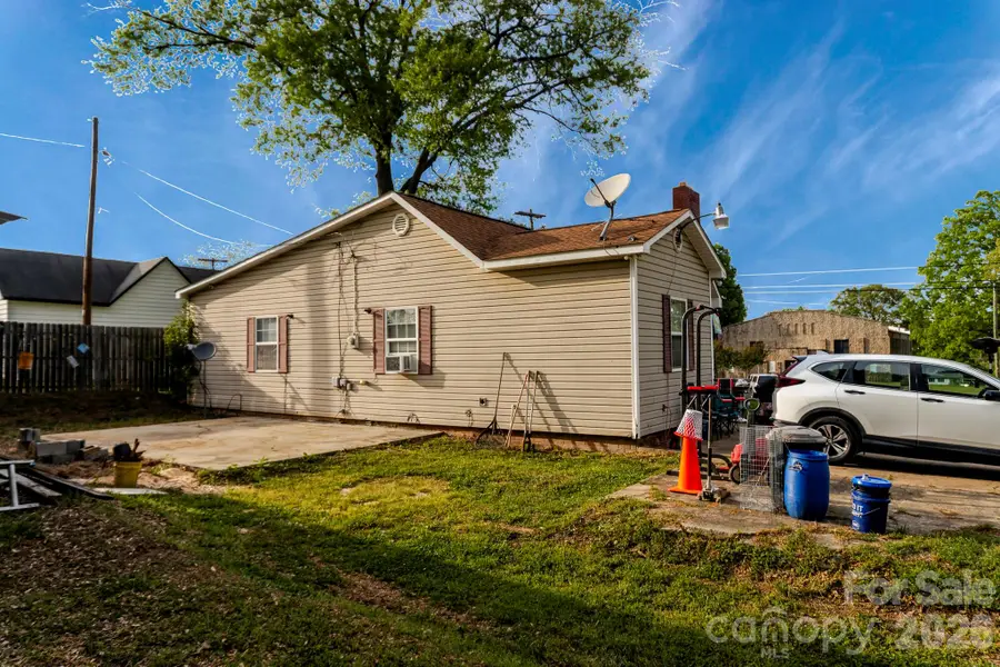 416 E Washington Avenue, Bessemer City, NC 28016 - #3