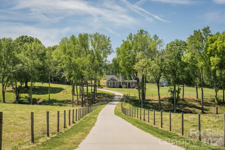 165 Lewis Farm Road, Bessemer City, NC 28016 - #2