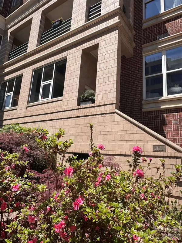 400 N Church Street, Charlotte, NC 28202