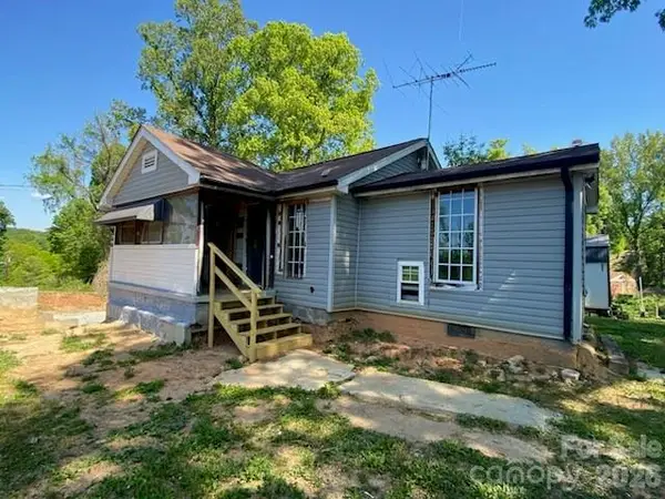 2112 Harpertown Circle, Lenoir, NC 28645