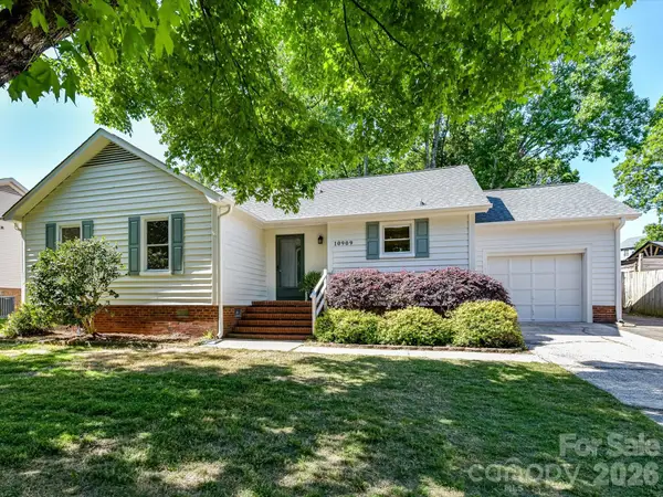 10909 Tradewinds Lane, Charlotte, NC 28226