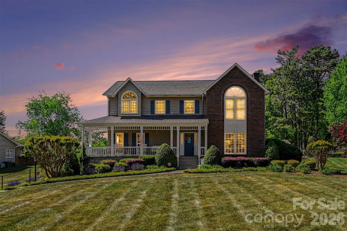 4051 Pinecrest Drive Ne, Hickory, NC 28601 - #1