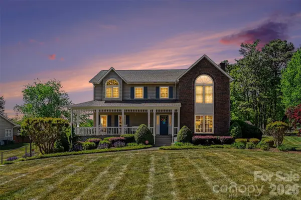 4051 Pinecrest Drive Ne, Hickory, NC 28601