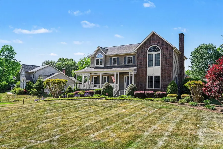 4051 Pinecrest Drive Ne, Hickory, NC 28601 - #3