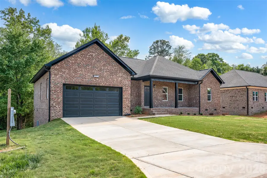 906 4th Street Ne, Conover, NC 28613 - #2