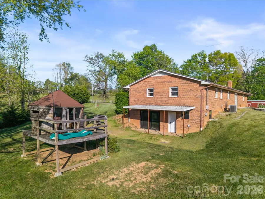 882 Queentown Road, Canton, NC 28716 - #2